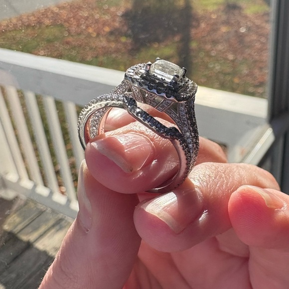 Engagement Ring & Wedding Band For Sale - Picture 7 of 7